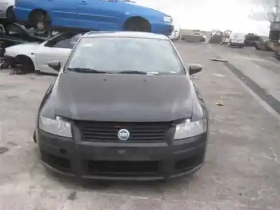 Veicolo di demolizione fiat stilo (192) 192a5.000 dell'anno 2001 alimentato 192a5000