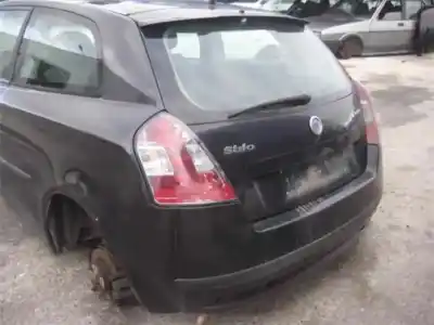 Veicolo di demolizione fiat stilo (192) 192a5.000 dell'anno 2001 alimentato 192a5000