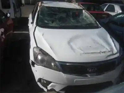 Veicolo di demolizione kia ceed (cd) d4fb dell'anno 2006 alimentato d4fb