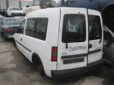 Sloopvoertuig opel combo corsa c van het jaar 2001 aangedreven z13dt