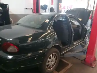 Veículo de Sucata jaguar x-type x-type do ano 2001 alimentado 