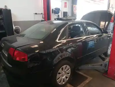 Veicolo di demolizione audi a4 avant (8e) a4 avant 8e dell'anno 2004 alimentato 