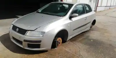 Veicolo di demolizione FIAT STILO (192) 192A1.000 dell'anno 2001 alimentato 192A1000