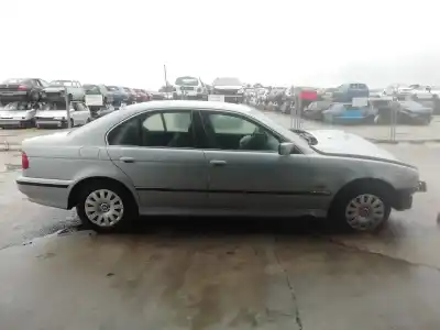 Veículo de Sucata bmw serie 5 berlina (e39) 25.6t.1 do ano 1995 alimentado 256t1