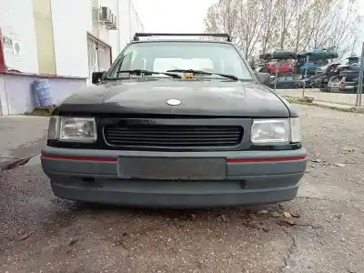 Veículo de Sucata opel corsa a 12nv do ano 1985 alimentado 12nv