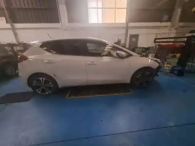 Veicolo di demolizione kia ceed sportswagon tech 119 cv / 88 kw dell'anno 2018 alimentato 