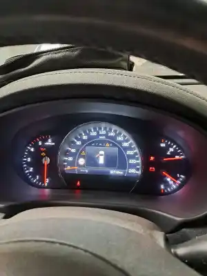 Scrapping Vehicle kia sorento kia sorento i (jc) 2002-2011 of the year 2010 powered 55287193