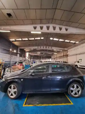 Scrapping Vehicle seat leon (1m1) 1m1 of the year 2000 powered 