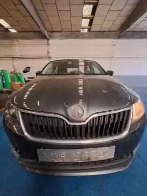 Veículo de Sucata SKODA RAPID (NH) Škoda rapid do ano 2012 alimentado 