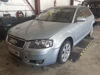 Veículo de Sucata audi a3 (8p) a3 do ano 2003 alimentado 
