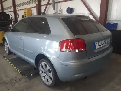 Veículo de Sucata audi a3 (8p) a3 do ano 2003 alimentado 