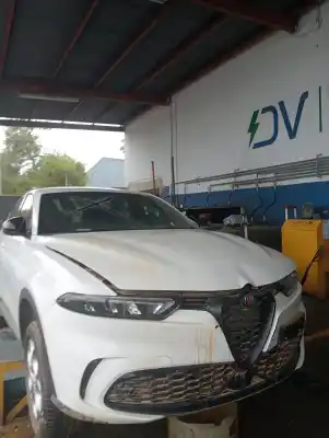 Vehicul casat alfa romeo tonale (965_) 1.5 mild hybrid al anului 2022 alimentat 