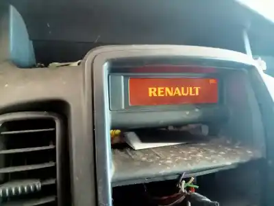 Veículo de Sucata renault trafic combi (ab 4.01) g9u b7-d do ano 2001 alimentado g9u 630