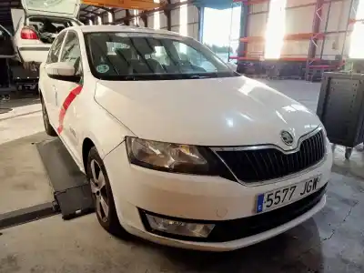 Veículo de Sucata skoda rapid (nh) cxma do ano 0 alimentado cxma