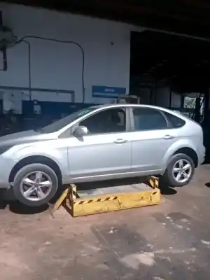 Veículo de Sucata ford focus berlina (cap) kkda do ano 2004 alimentado kkda