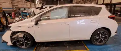 Veículo de Sucata toyota auris (_e18_) 1.8 hybrid (zwe186_) do ano 2012 alimentado 2zr-fxe