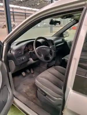 Sloopvoertuig CHRYSLER GRAND VOYAGER CHRYSLER van het jaar 1987 aangedreven ENJ
