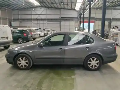 Veículo de Sucata seat toledo (1m2) * do ano 1999 alimentado 