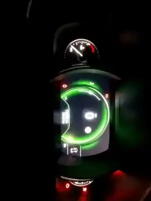 Veículo de Sucata renault mégane  do ano 0 alimentado h5h 490 h5h 450 h5h 470