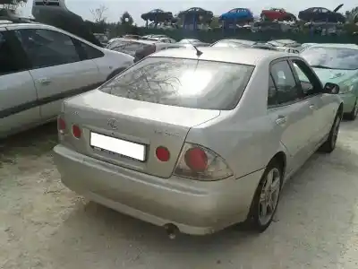 Sloopvoertuig lexus is 300 (jce10) 3.0 luxury van het jaar 2002 aangedreven 2jzge