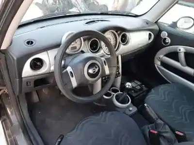 Veículo de Sucata mini mini (r50, r53) one d do ano 2004 alimentado w17