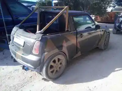 Veículo de Sucata MINI MINI (R50, R53) Cooper do ano 2006 alimentado 