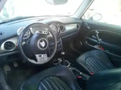 Scrapping Vehicle mini mini (r50, r53) cooper of the year 2006 powered 