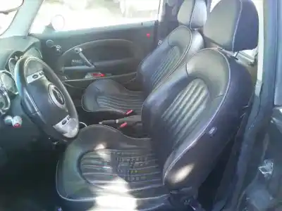 Scrapping Vehicle mini mini (r50, r53) cooper of the year 2006 powered 