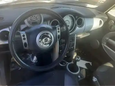 Veicolo di demolizione mini mini (r50, r53) cooper dell'anno 2002 alimentato w10b16a