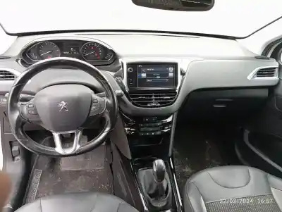 Veículo de Sucata peugeot 2008 1.2 12v ethp do ano 2016 alimentado hn01