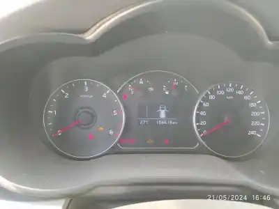 Veículo de Sucata kia carens ( ) business do ano 2015 alimentado d4fd