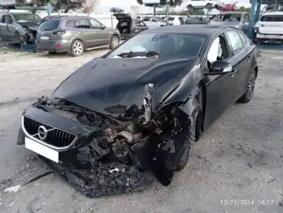 Veículo de Sucata volvo v40 kinetic do ano 2018 alimentado d4204t13