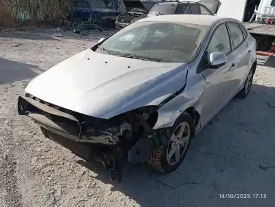 Veículo de Sucata volvo v40 básico do ano 2016 alimentado d4204t8