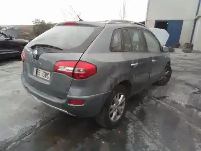 Veicolo di demolizione renault koleos expression dell'anno 2001 alimentato m9r836