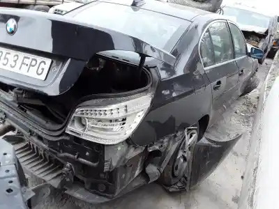 Sloopvoertuig bmw serie 5 berlina (e60) 520d van het jaar 2001 aangedreven 204d4