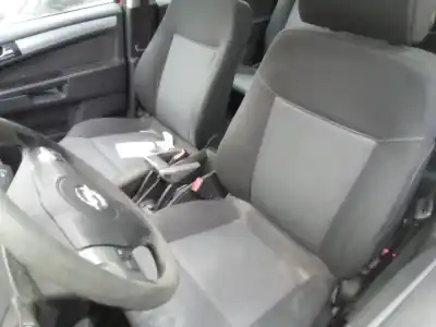 Veículo de Sucata opel zafira b sport do ano 2001 alimentado z19dt