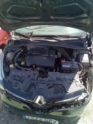 Veicolo di demolizione renault clio iv (bh_) 1.2 16v dell'anno 2001 alimentato d4f740