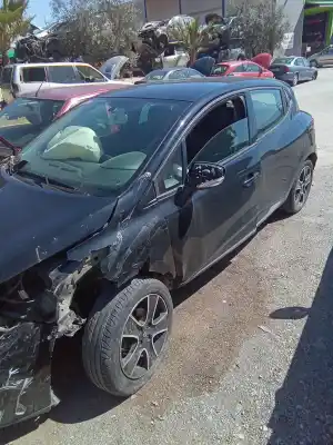 Veicolo di demolizione renault clio iv (bh_) 1.2 16v dell'anno 2001 alimentato d4f740
