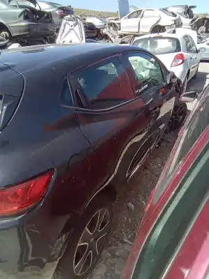 Veicolo di demolizione renault clio iv (bh_) 1.2 16v dell'anno 2001 alimentato d4f740