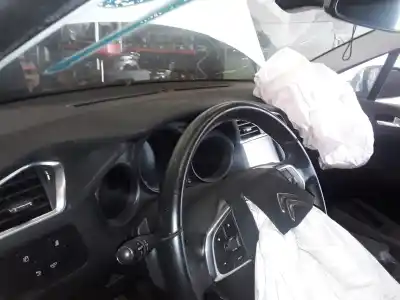 Veículo de Sucata citroen c4 lim. feel do ano 2001 alimentado dv6fc