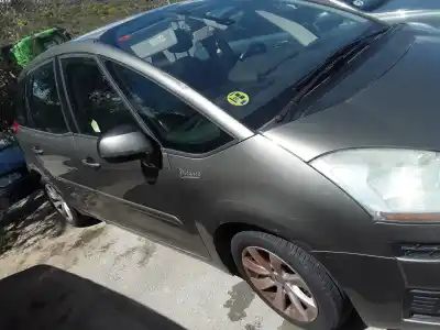 Veículo de Sucata citroen c4 picasso exclusive do ano 2001 alimentado rhj