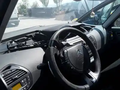 Veículo de Sucata citroen c4 picasso exclusive do ano 2001 alimentado rhj