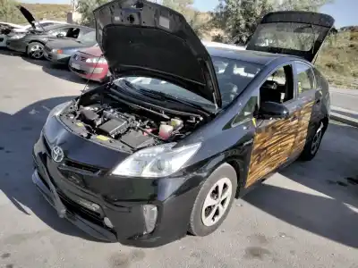 Veicolo di demolizione toyota prius (nhw30) plug-in hybrid advance dell'anno 2001 alimentato 2zrfxe
