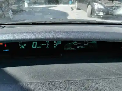 Veicolo di demolizione toyota prius (nhw30) plug-in hybrid advance dell'anno 2001 alimentato 2zrfxe