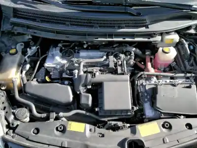 Veicolo di demolizione toyota prius (nhw30) plug-in hybrid advance dell'anno 2001 alimentato 2zrfxe