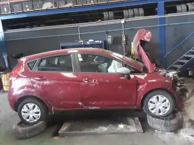 Veículo de Sucata ford fiesta (cb1) titanium do ano 2001 alimentado tzjb