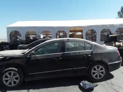 Veículo de Sucata VOLKSWAGEN PASSAT B6 (3C2) 2.0 TDI 16V do ano 2001 alimentado BKP