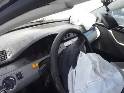 Veículo de Sucata volkswagen passat b6 (3c2) 2.0 tdi 16v do ano 2001 alimentado bkp