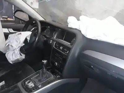 Здавання транспортного засобу AUDI A4 AVANT (8K5) (2008) 2.0 16V TDI clean diesel року 2001 потужний CJC