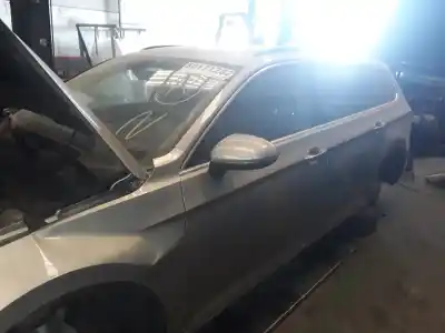 Здавання транспортного засобу VOLKSWAGEN PASSAT B8 VARIANT (3G5, CB5) 2.0 TDI року 2001 потужний CRL